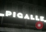 Image Pigalle Paris France, 1956, de la seconde 5 séquences d'archives historiques vidéo 65675021104