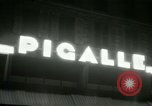 Image Pigalle Paris France, 1956, de la seconde 15 séquences d'archives historiques vidéo 65675021104