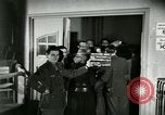 Image Stage Door cantine Paris France, 1945, de la seconde 4 séquences d'archives historiques vidéo 65675021105