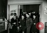 Image Stage Door cantine Paris France, 1945, de la seconde 12 séquences d'archives historiques vidéo 65675021105