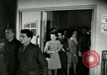 Image Stage Door cantine Paris France, 1945, de la seconde 19 séquences d'archives historiques vidéo 65675021105