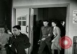 Image Stage Door cantine Paris France, 1945, de la seconde 21 séquences d'archives historiques vidéo 65675021105