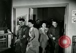 Image Stage Door cantine Paris France, 1945, de la seconde 22 séquences d'archives historiques vidéo 65675021105