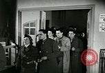 Image Stage Door cantine Paris France, 1945, de la seconde 25 séquences d'archives historiques vidéo 65675021105