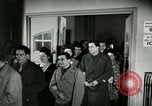 Image Stage Door cantine Paris France, 1945, de la seconde 28 séquences d'archives historiques vidéo 65675021105