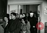 Image Stage Door cantine Paris France, 1945, de la seconde 31 séquences d'archives historiques vidéo 65675021105