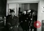 Image Stage Door cantine Paris France, 1945, de la seconde 42 séquences d'archives historiques vidéo 65675021105