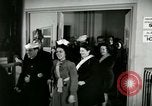 Image Stage Door cantine Paris France, 1945, de la seconde 48 séquences d'archives historiques vidéo 65675021105