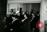 Image Stage Door cantine Paris France, 1945, de la seconde 49 séquences d'archives historiques vidéo 65675021105