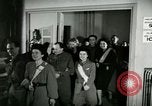 Image Stage Door cantine Paris France, 1945, de la seconde 52 séquences d'archives historiques vidéo 65675021105