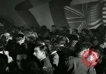 Standbild Stage Door Canteen Paris Frankreich, 1945, aus Sekunde 4 historischem Filmmaterial Videoclip 65675021108
