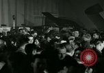 Standbild Stage Door Canteen Paris Frankreich, 1945, aus Sekunde 12 historischem Filmmaterial Videoclip 65675021108