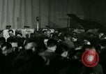 Standbild Stage Door Canteen Paris Frankreich, 1945, aus Sekunde 14 historischem Filmmaterial Videoclip 65675021108