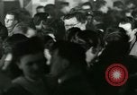 Standbild Stage Door Canteen Paris Frankreich, 1945, aus Sekunde 48 historischem Filmmaterial Videoclip 65675021108