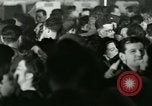 Standbild Stage Door Canteen Paris Frankreich, 1945, aus Sekunde 50 historischem Filmmaterial Videoclip 65675021108