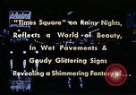 Standbild Times Square Neon Lights New York City USA, 1954, aus Sekunde 15 historischem Filmmaterial Videoclip 65675021109