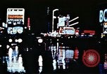 Standbild Times Square Neon Lights New York City USA, 1954, aus Sekunde 33 historischem Filmmaterial Videoclip 65675021109