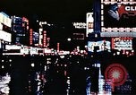 Standbild Times Square Neon Lights New York City USA, 1954, aus Sekunde 43 historischem Filmmaterial Videoclip 65675021109