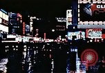 Standbild Times Square Neon Lights New York City USA, 1954, aus Sekunde 45 historischem Filmmaterial Videoclip 65675021109