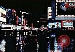 Standbild Times Square Neon Lights New York City USA, 1954, aus Sekunde 48 historischem Filmmaterial Videoclip 65675021109