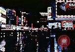 Standbild Times Square Neon Lights New York City USA, 1954, aus Sekunde 52 historischem Filmmaterial Videoclip 65675021109