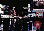 Standbild Times Square Neon Lights New York City USA, 1954, aus Sekunde 53 historischem Filmmaterial Videoclip 65675021109