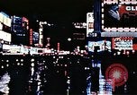 Standbild Times Square Neon Lights New York City USA, 1954, aus Sekunde 55 historischem Filmmaterial Videoclip 65675021109
