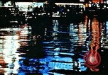 Standbild Times Square Neon Lights New York City USA, 1954, aus Sekunde 61 historischem Filmmaterial Videoclip 65675021109