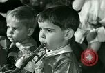 Immagine di Festa di Natale New York United States USA, 1947, secondo 36 filmato di repertorio 65675021113