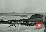 Standbild alliierten Truppen Insel Walcheren Niederlande, 1944, aus Sekunde 61 historischem Filmmaterial Videoclip 65675021116