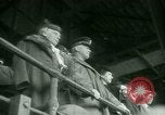 Standbild American Football New York City USA, 1944, aus Sekunde 20 historischem Filmmaterial Videoclip 65675021119