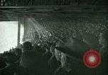 Standbild American Football New York City USA, 1944, aus Sekunde 30 historischem Filmmaterial Videoclip 65675021119