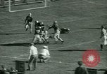 Standbild American Football New York City USA, 1944, aus Sekunde 38 historischem Filmmaterial Videoclip 65675021119