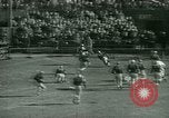 Standbild American Football New York City USA, 1944, aus Sekunde 48 historischem Filmmaterial Videoclip 65675021119