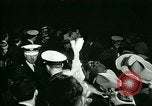 Immagine di Magnifica bambola premiere Cincinnati Ohio USA, 1946, secondo 8 filmato di repertorio 65675021121