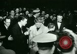 Immagine di Magnifica bambola premiere Cincinnati Ohio USA, 1946, secondo 21 filmato di repertorio 65675021121