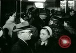 Immagine di Magnifica bambola premiere Cincinnati Ohio USA, 1946, secondo 31 filmato di repertorio 65675021121
