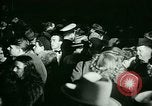 Immagine di Magnifica bambola premiere Cincinnati Ohio USA, 1946, secondo 35 filmato di repertorio 65675021121