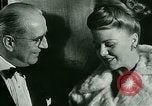 Immagine di Magnifica bambola premiere Cincinnati Ohio USA, 1946, secondo 48 filmato di repertorio 65675021121