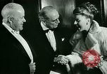 Immagine di Magnifica bambola premiere Cincinnati Ohio USA, 1946, secondo 50 filmato di repertorio 65675021121