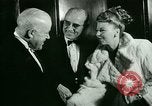 Immagine di Magnifica bambola premiere Cincinnati Ohio USA, 1946, secondo 53 filmato di repertorio 65675021121