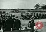 Immagine di Il generale James Doolittle onori volantini Regno Unito, 1944, secondo 9 filmato di repertorio 65675021123