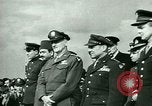 Immagine di Il generale James Doolittle onori volantini Regno Unito, 1944, secondo 14 filmato di repertorio 65675021123