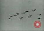 Immagine di Il generale James Doolittle onori volantini Regno Unito, 1944, secondo 16 filmato di repertorio 65675021123