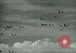 Immagine di Il generale James Doolittle onori volantini Regno Unito, 1944, secondo 24 filmato di repertorio 65675021123