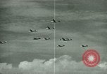 Immagine di Il generale James Doolittle onori volantini Regno Unito, 1944, secondo 25 filmato di repertorio 65675021123