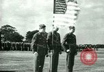 Immagine di Il generale James Doolittle onori volantini Regno Unito, 1944, secondo 26 filmato di repertorio 65675021123