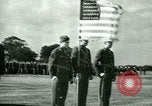 Immagine di Il generale James Doolittle onori volantini Regno Unito, 1944, secondo 27 filmato di repertorio 65675021123