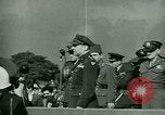 Immagine di Il generale James Doolittle onori volantini Regno Unito, 1944, secondo 32 filmato di repertorio 65675021123
