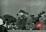 Immagine di Il generale James Doolittle onori volantini Regno Unito, 1944, secondo 34 filmato di repertorio 65675021123
